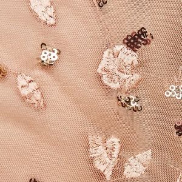 🌹NWT Zara T-shirt with embroidery Size S,M,L - Picture 4 of 7